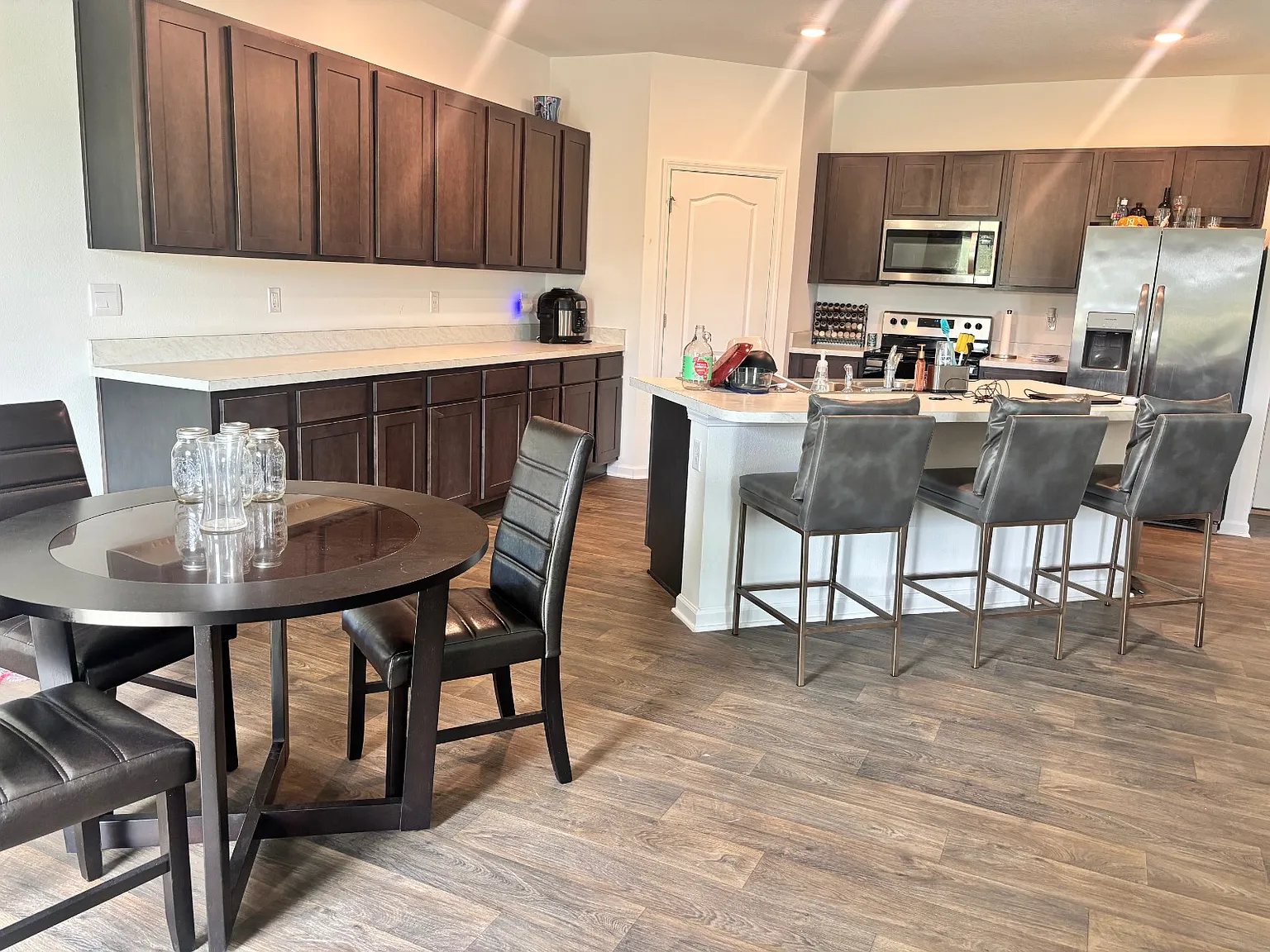 1 bed, 1.0 bath, 2604 sqft, $1,000 — Photo 3