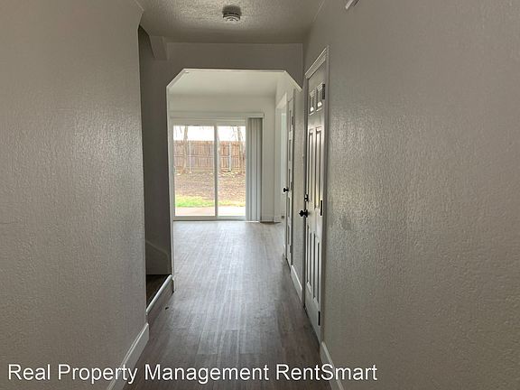 3rd image of 4806 Scarsdale Dr