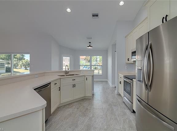 3rd image of 4441 N Gulf Cir
