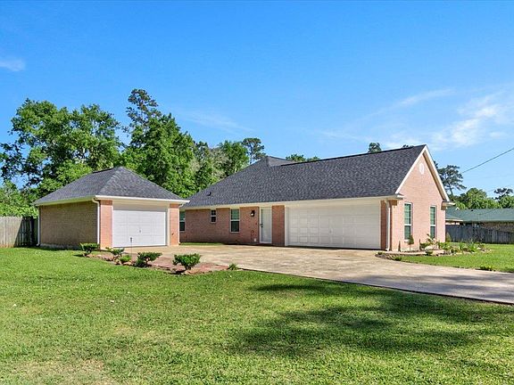 2nd image of 4957 Yaupon Cir