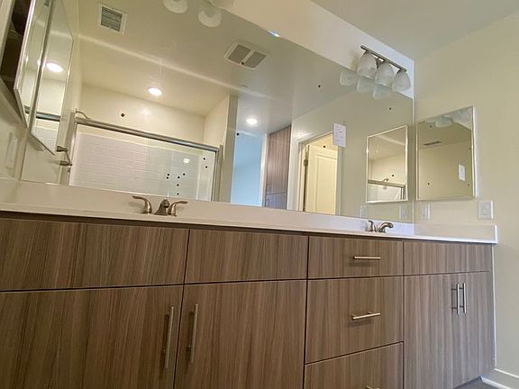 5th image of 9942 Buena Vista Ave #3