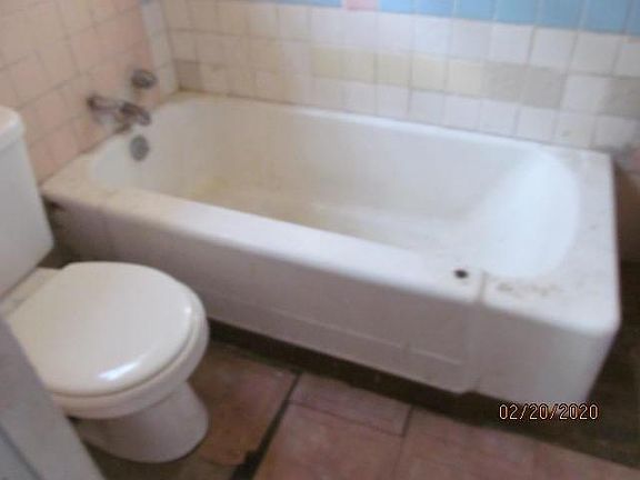 3rd image of 3733 Llewellyn Ave