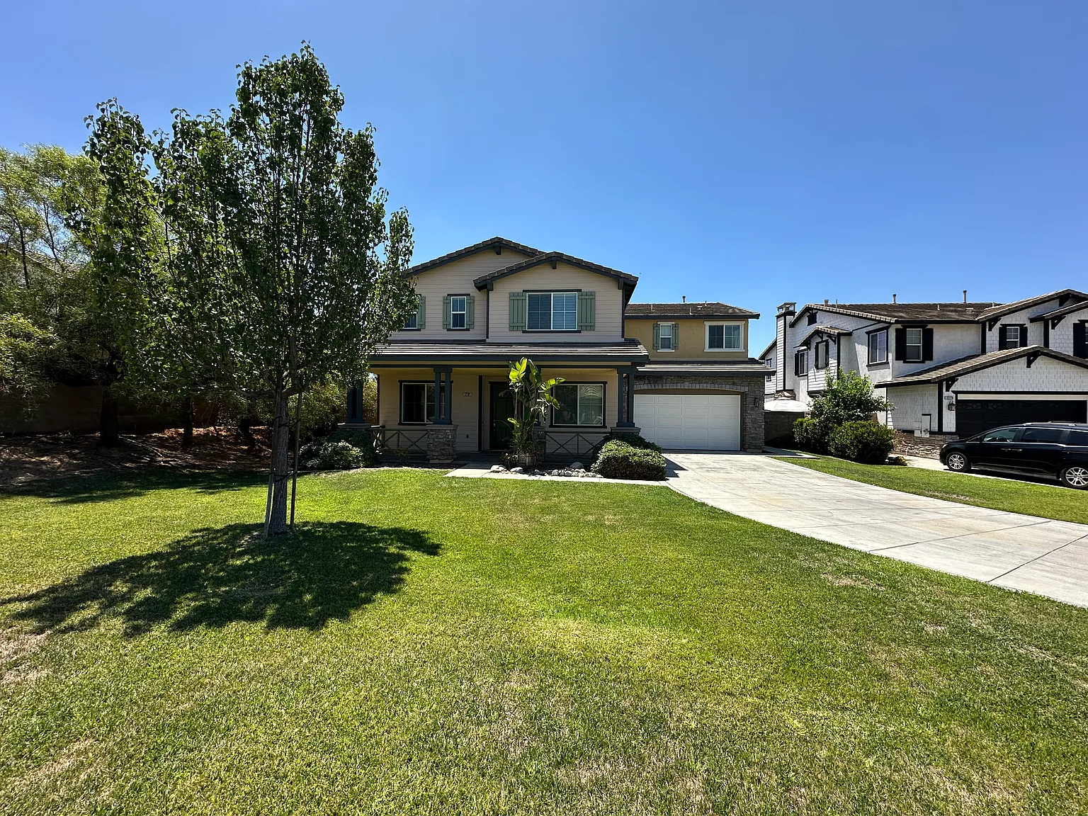 4 bed, 3931 sqft, $4,900 — Photo 4