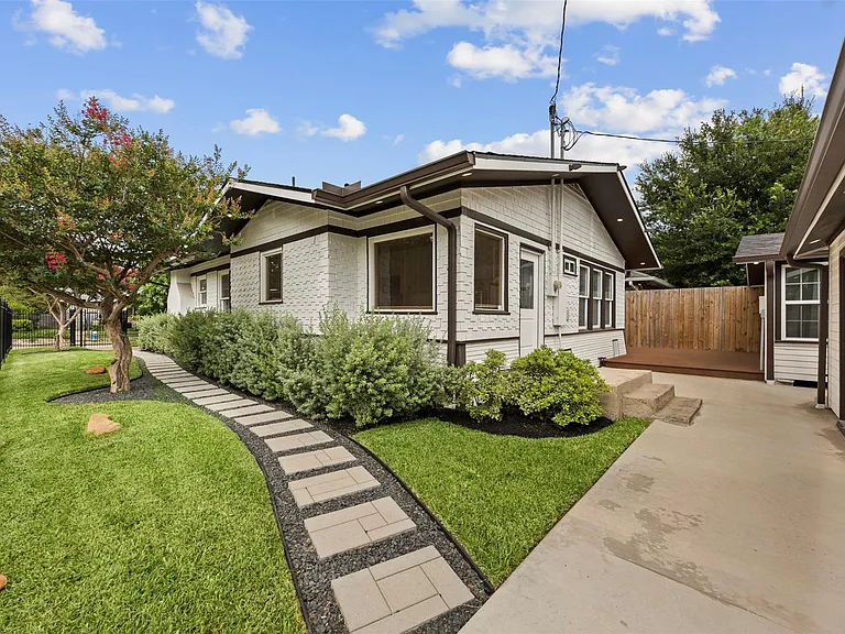 1123 Bomar St — Photo 32