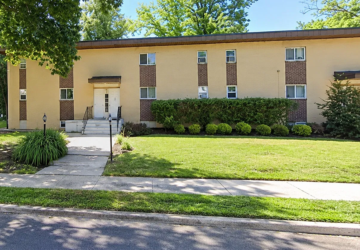 2032 Maple Avenue - 4 — Photo 1