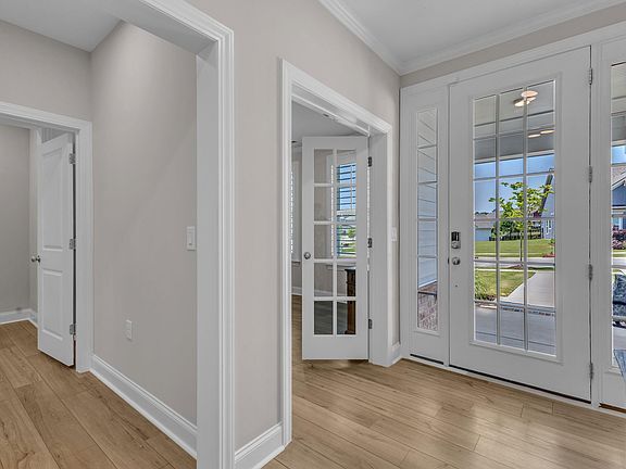 5th image of 109 Crested Coral Dr