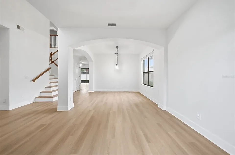 4 bed, 3500 sqft, $3,100 — Photo 2