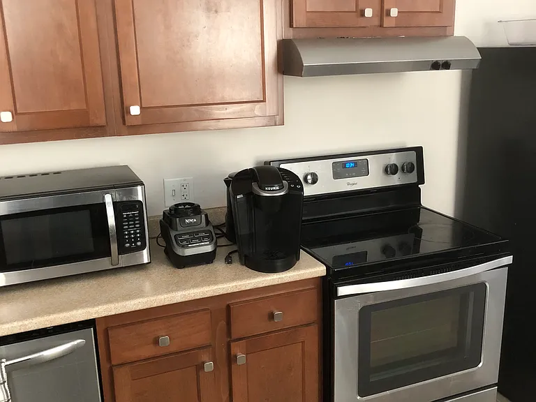 208 Waterman St #7 — Photo 9