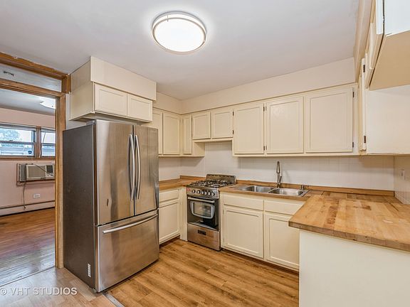 4th image of 15 King Arthur Ct APT 15