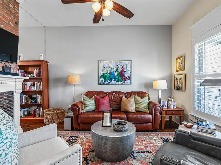 1521 Arthur Ave — Photo 4