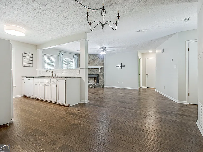 413 Deergrass Trl — Photo 17