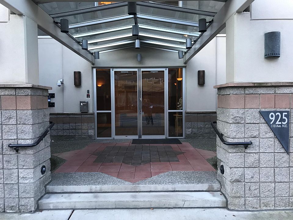 1st image of 925 110th Ave SE #204