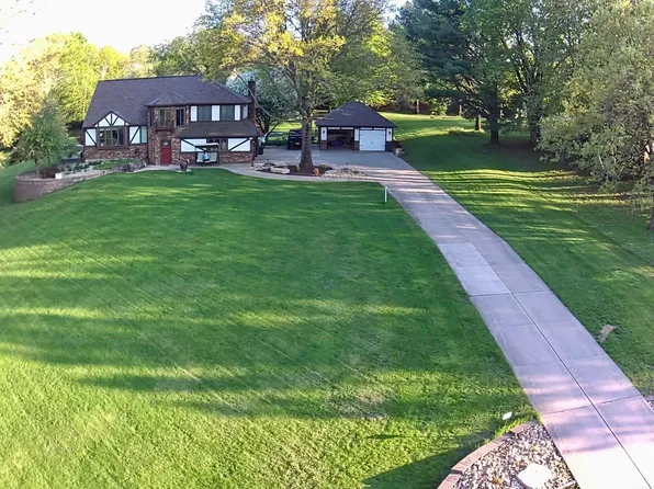 104 Blake Rd, Denver, IA 50622