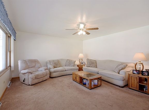 2nd image of 18037 Lorenz Ave