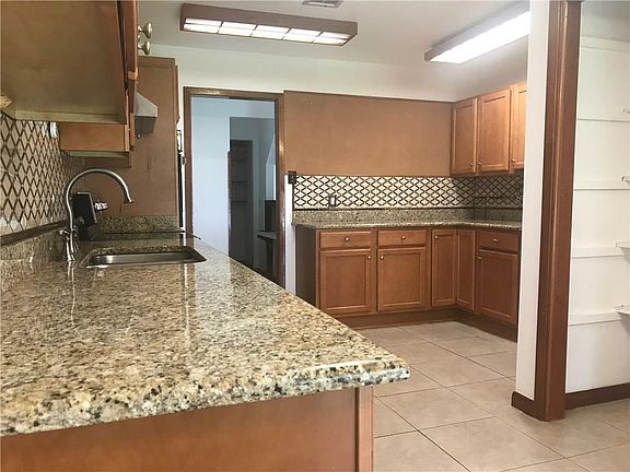 3rd image of 436 Bellemeade Blvd