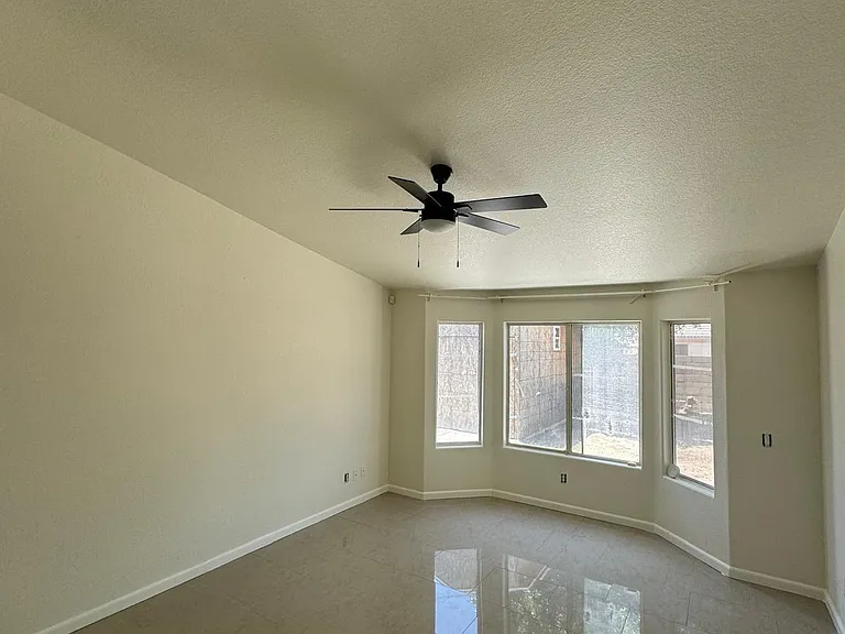 2538 N 86th Dr — Photo 10