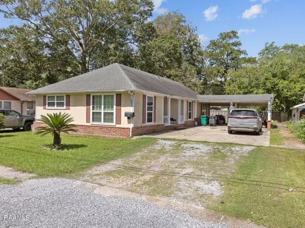 506 S East St, Abbeville, LA 70510