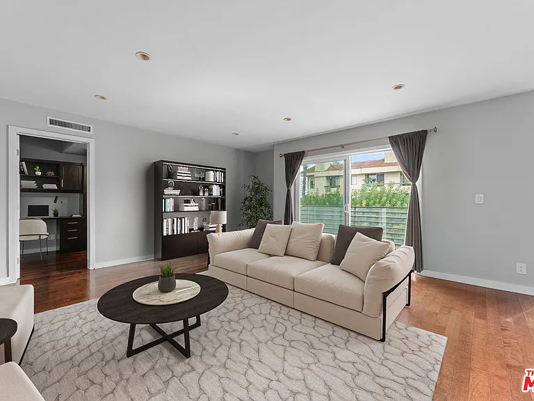 811 S Bedford St #301 — Photo 4
