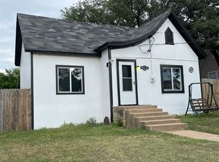 304 S Flint St, Breckenridge, TX 76424