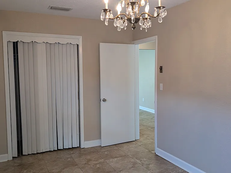 2516 W Kathleen St — Photo 7
