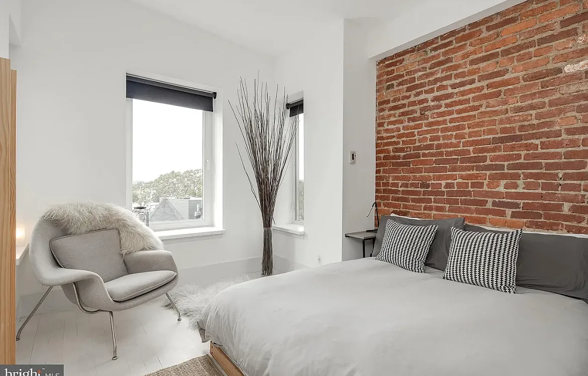 1 bed, 450 sqft, $2,300 — Photo 1
