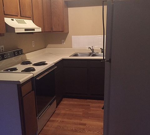 4th image of 9109 Cedarpark Ln
