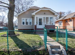 120 Wisconsin Ave, Waukegan, IL 60085