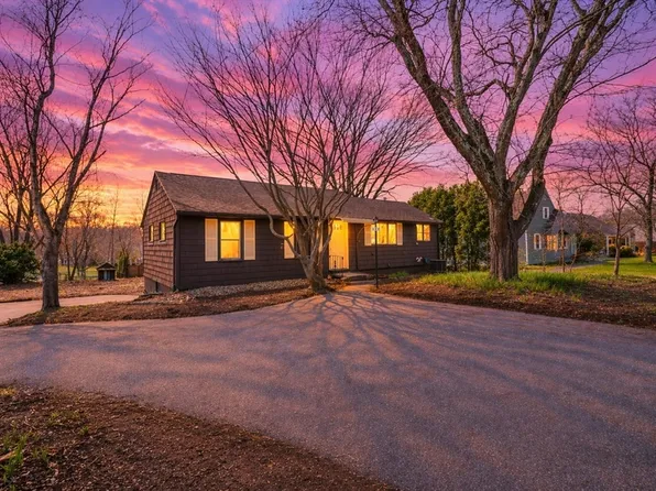 293 Morgan St, South Hadley, MA 01075