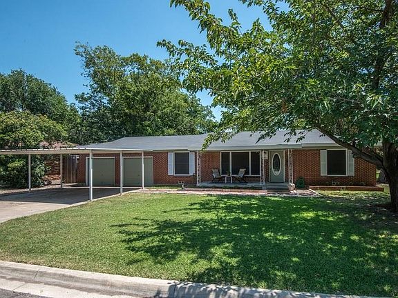 2nd image of 3812 Labadie Dr