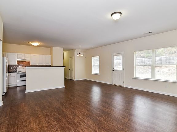 5th image of 4012 Oak Field Dr