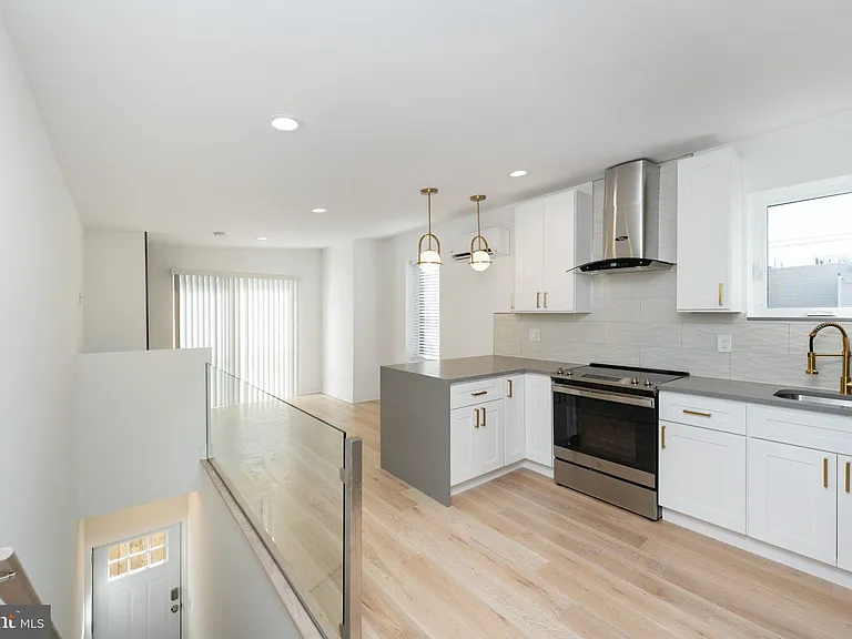 2517 Cedar St #2 — Photo 15