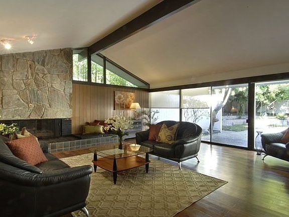 2nd image of 1920 Alta Oaks Dr