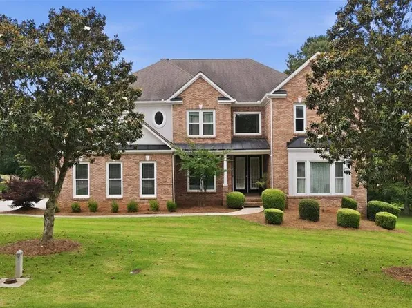 705 Masters Dr, Stone Mountain, GA 30087