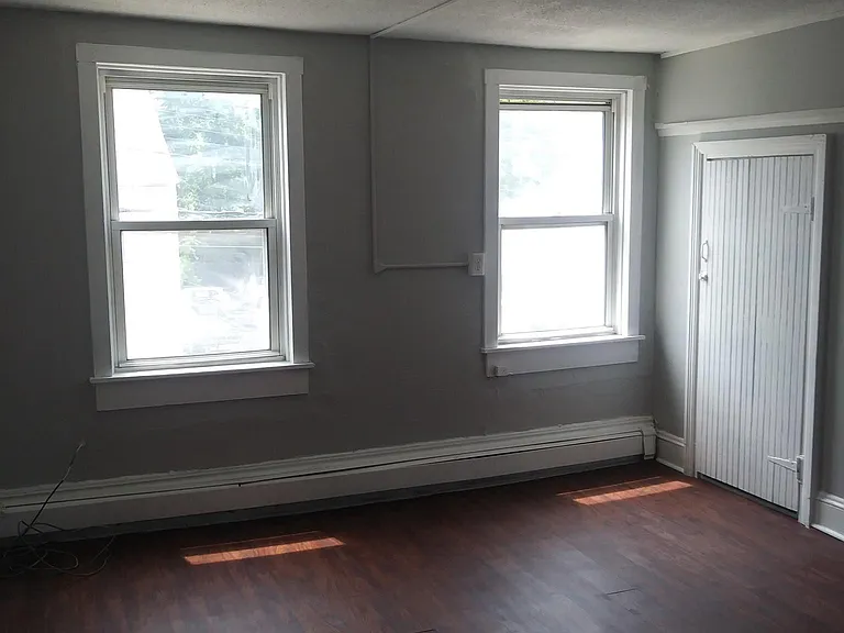 1328 Main St — Photo 10