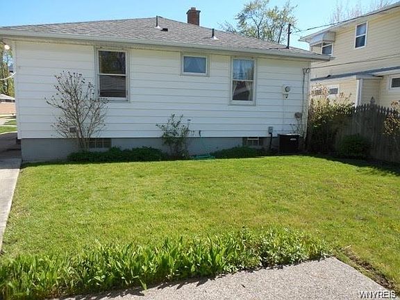 3rd image of 266 Abbington Ave