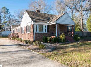 105 Henry St, Clinton, SC 29325