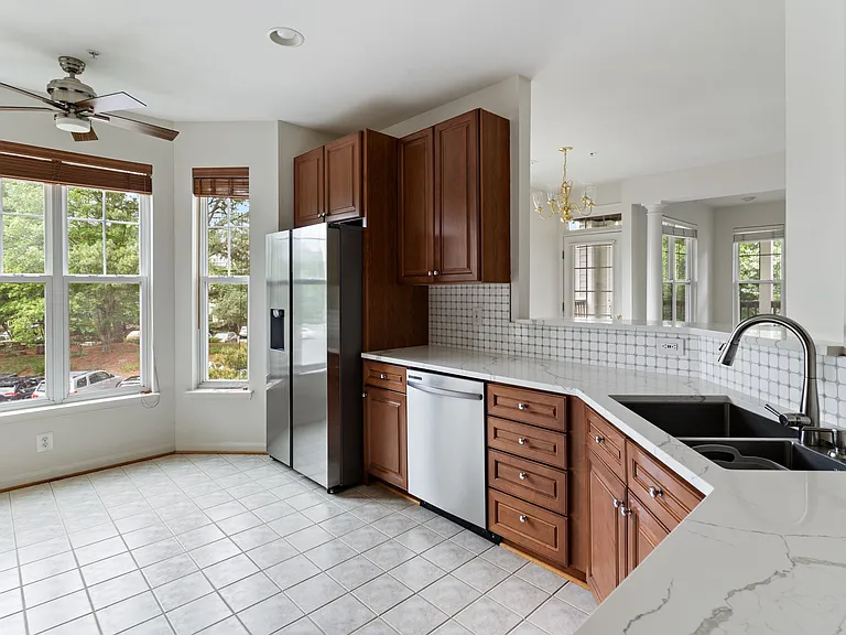 1021 Leeward Way #1021 — Photo 6