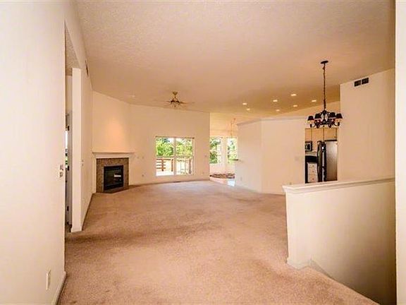 4th image of 2865 Fairways Dr