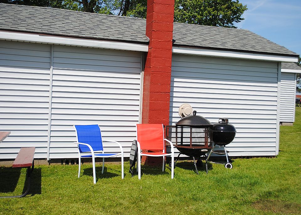 2nd image of 4849 N Lakeshore Dr
