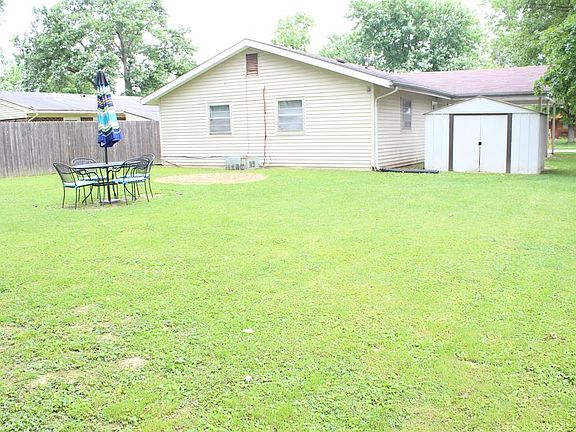 4th image of 3012 Yosemite Dr