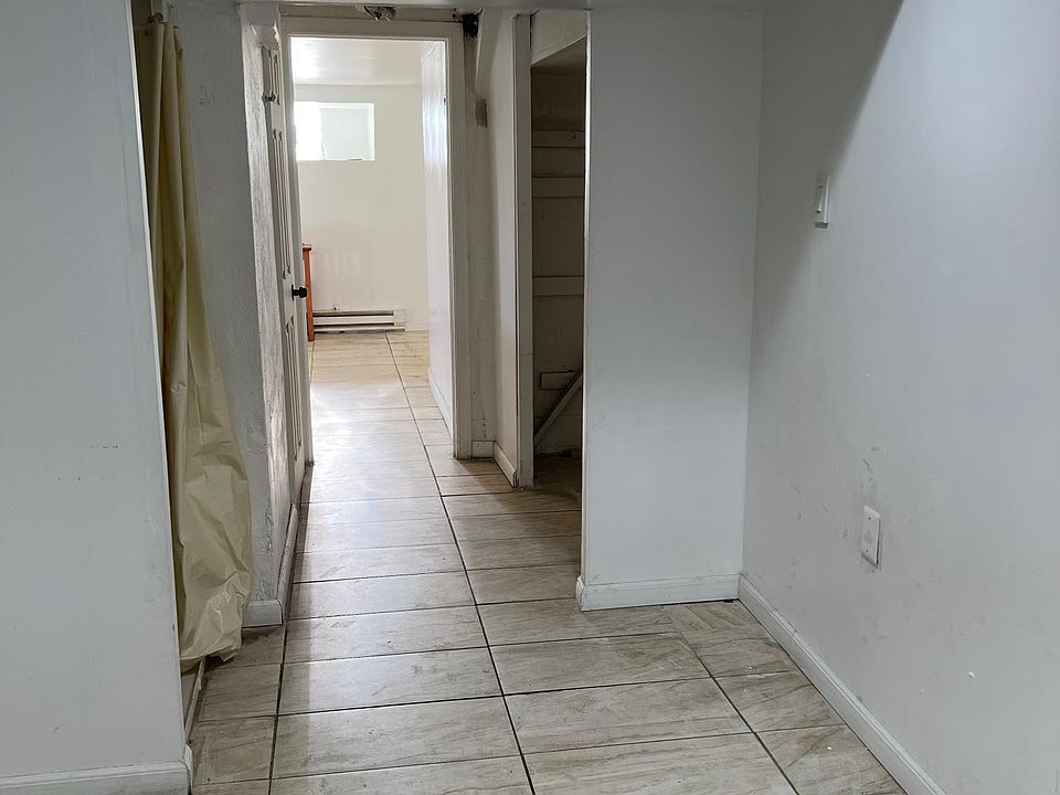 1st image of 3031 Devereaux Ave Floor 1