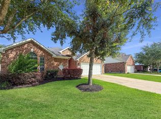 2516 Spring Landing Dr, Pearland, TX 77584
