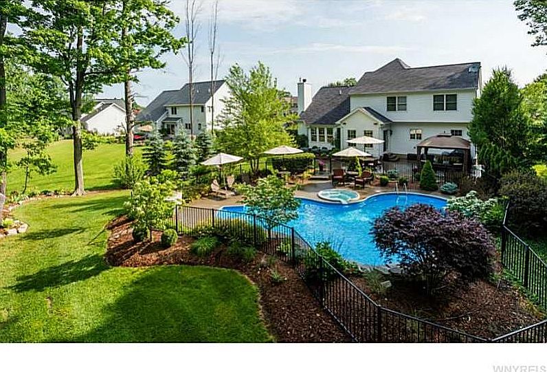 1st image of 18 Judith Dr
