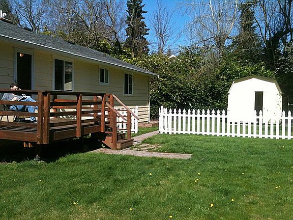 2nd image of 19520 15th Ave NW