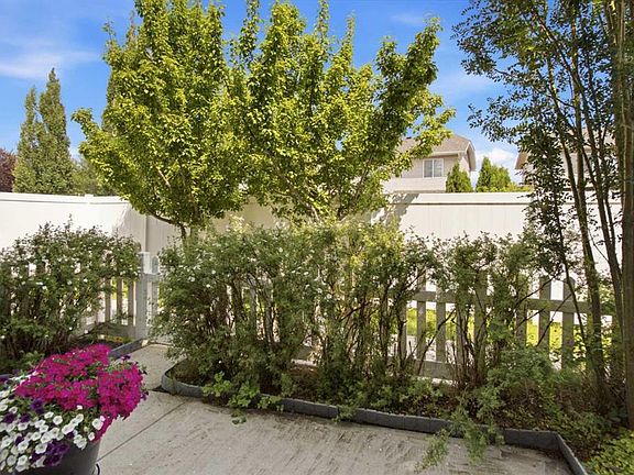 4th image of 3032 N New Brighton Gdns SE