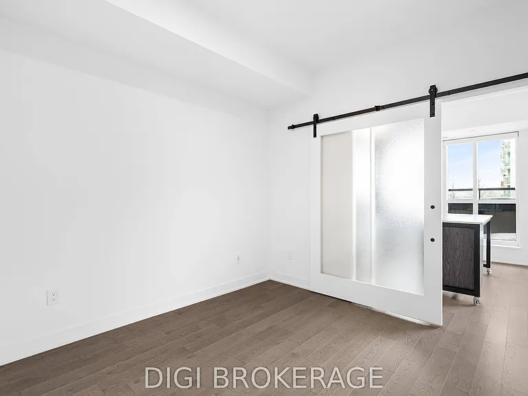 560 Rideau St #413 — Photo 22