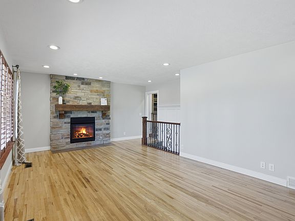 4th image of 1553 E Fuller Dr