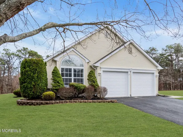 16 Rosewood Court, Lakewood, NJ 08701