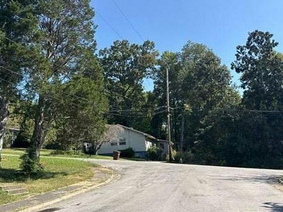 5th image of 102 Norwood Ln