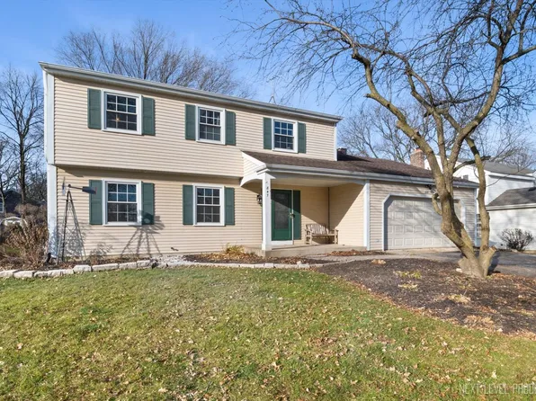 847 Woodland Hills Rd, Batavia, IL 60510